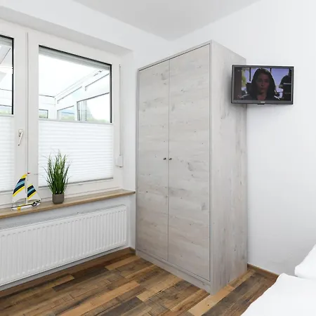 Haus Strandkorb Mit Fruehstuecksoption Bensersiel Exterior foto